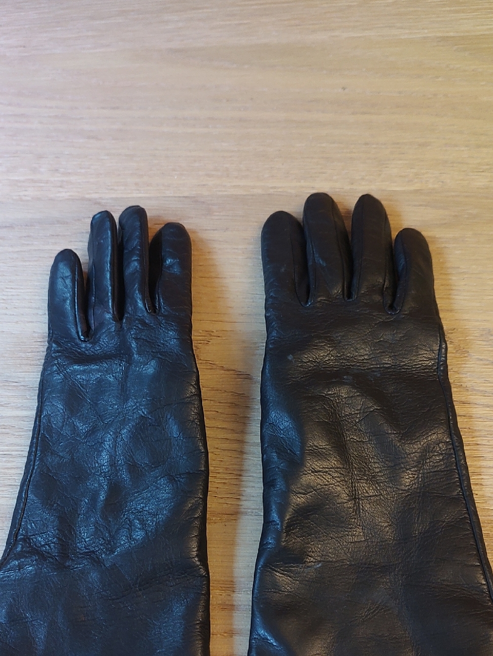 Brooks Brothers | Made in Italy | Cashmere Lined Leather Gloves ✨
